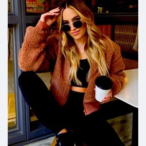 Fabletics Summit Sherpa